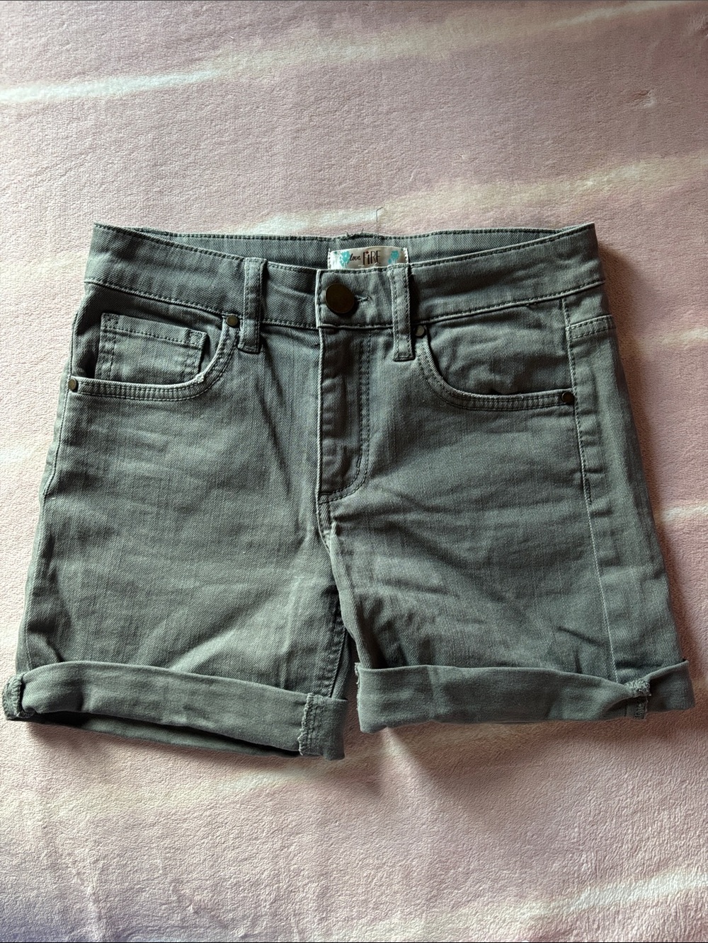 Green Rolled Hem Shorts “Love, Fire” size 00